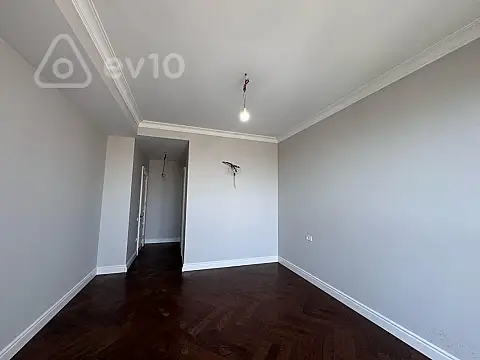 Satılır 4 otaqlı yeni tikili 220 m²