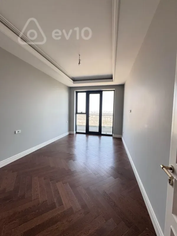 Satılır 4 otaqlı yeni tikili 220 m²
