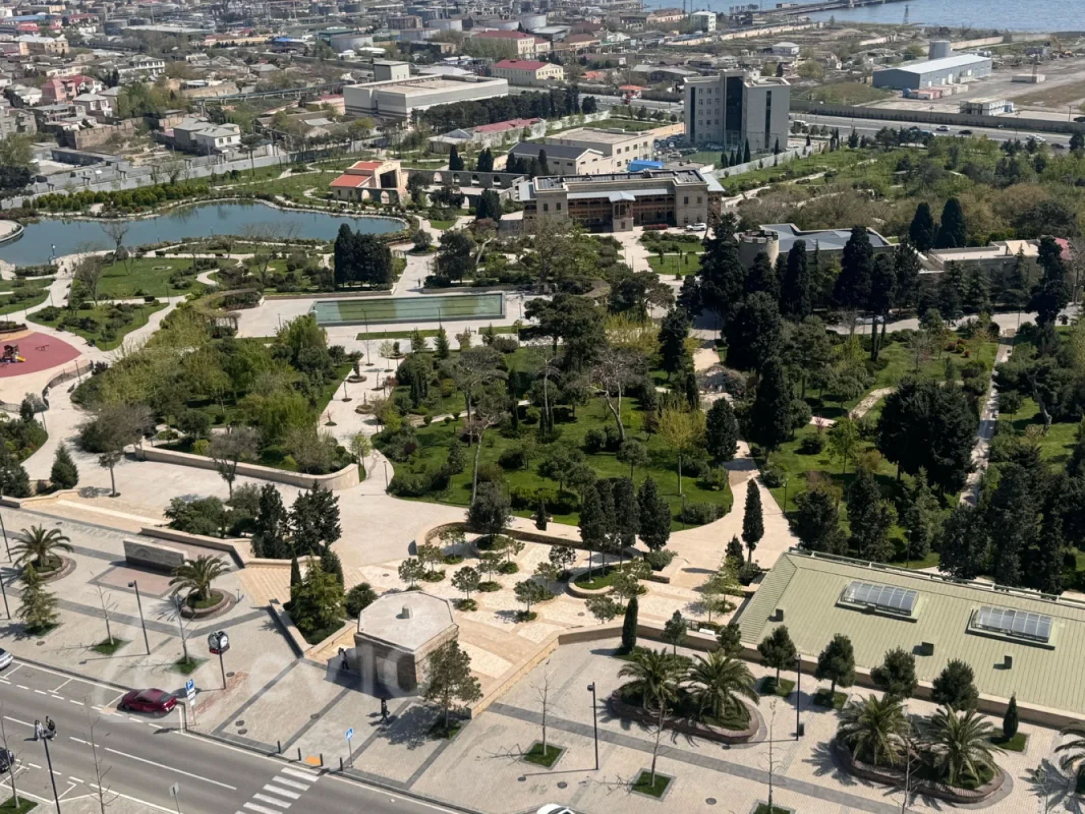 Satılır 4 otaqlı yeni tikili 220 m²