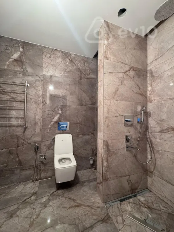 Satılır 4 otaqlı yeni tikili 220 m²