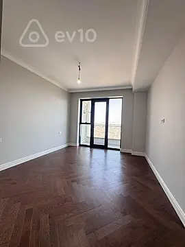 Satılır 4 otaqlı yeni tikili 220 m²