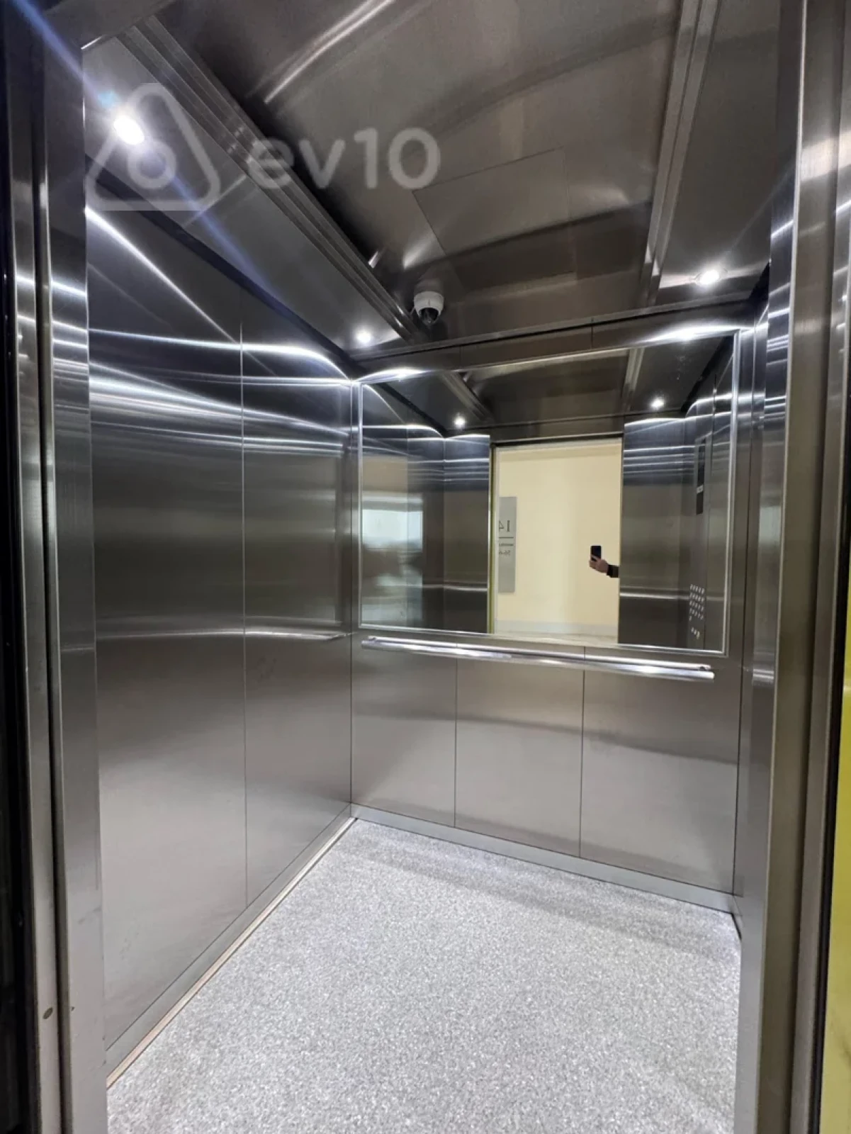 Satılır 4 otaqlı yeni tikili 220 m²