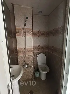 Kirayə verilir 3 otaqlı köhnə tikili 85 m²
