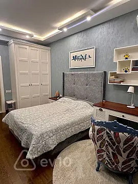 Kirayə verilir 4 otaqlı yeni tikili 145 m²