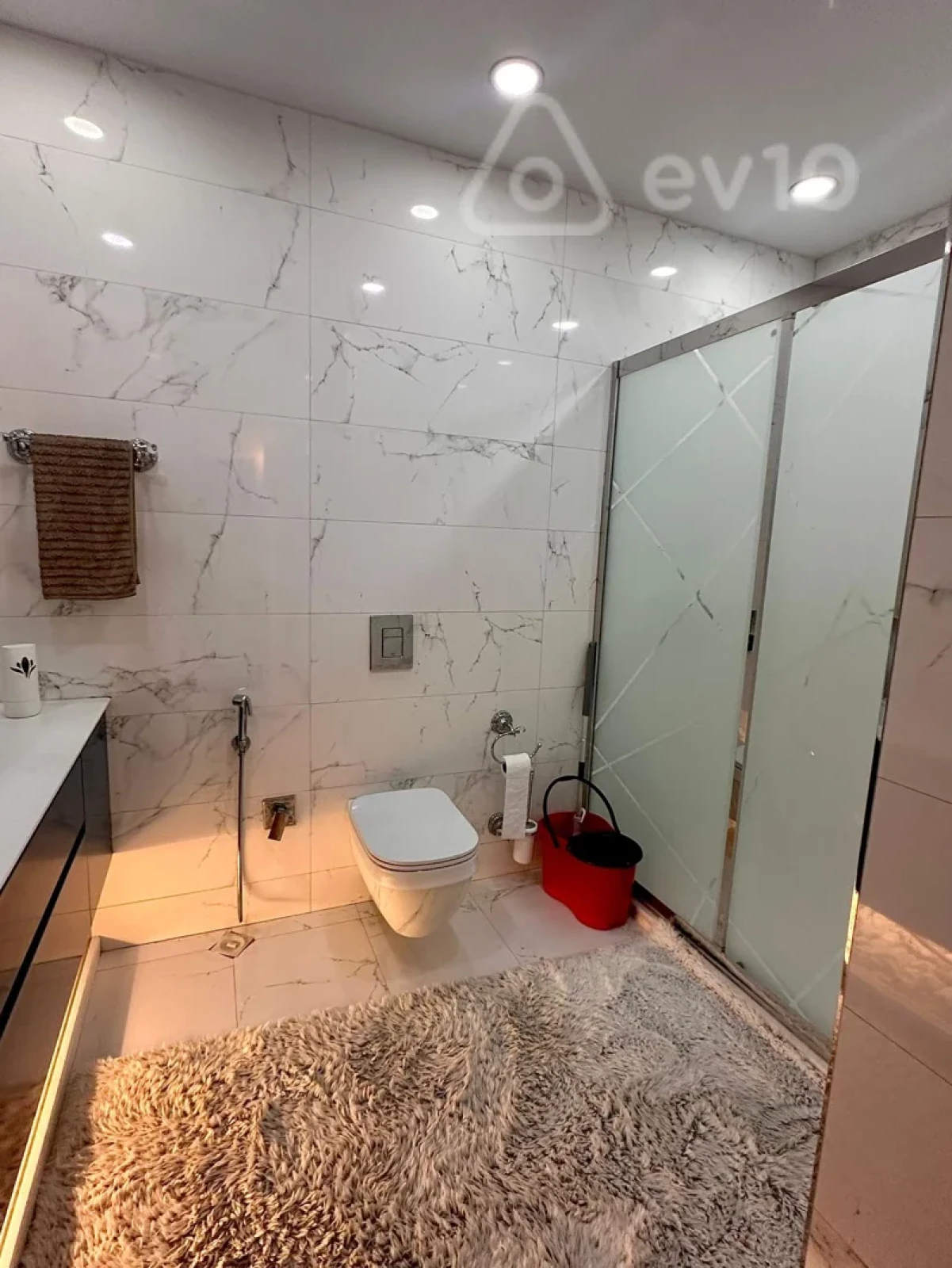 Kirayə verilir 4 otaqlı yeni tikili 145 m²