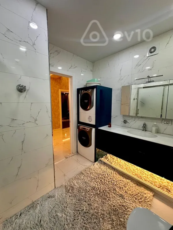 Kirayə verilir 4 otaqlı yeni tikili 145 m²