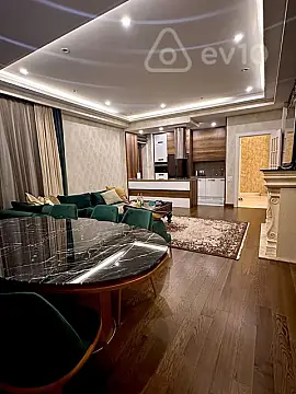 Kirayə verilir 4 otaqlı yeni tikili 145 m²