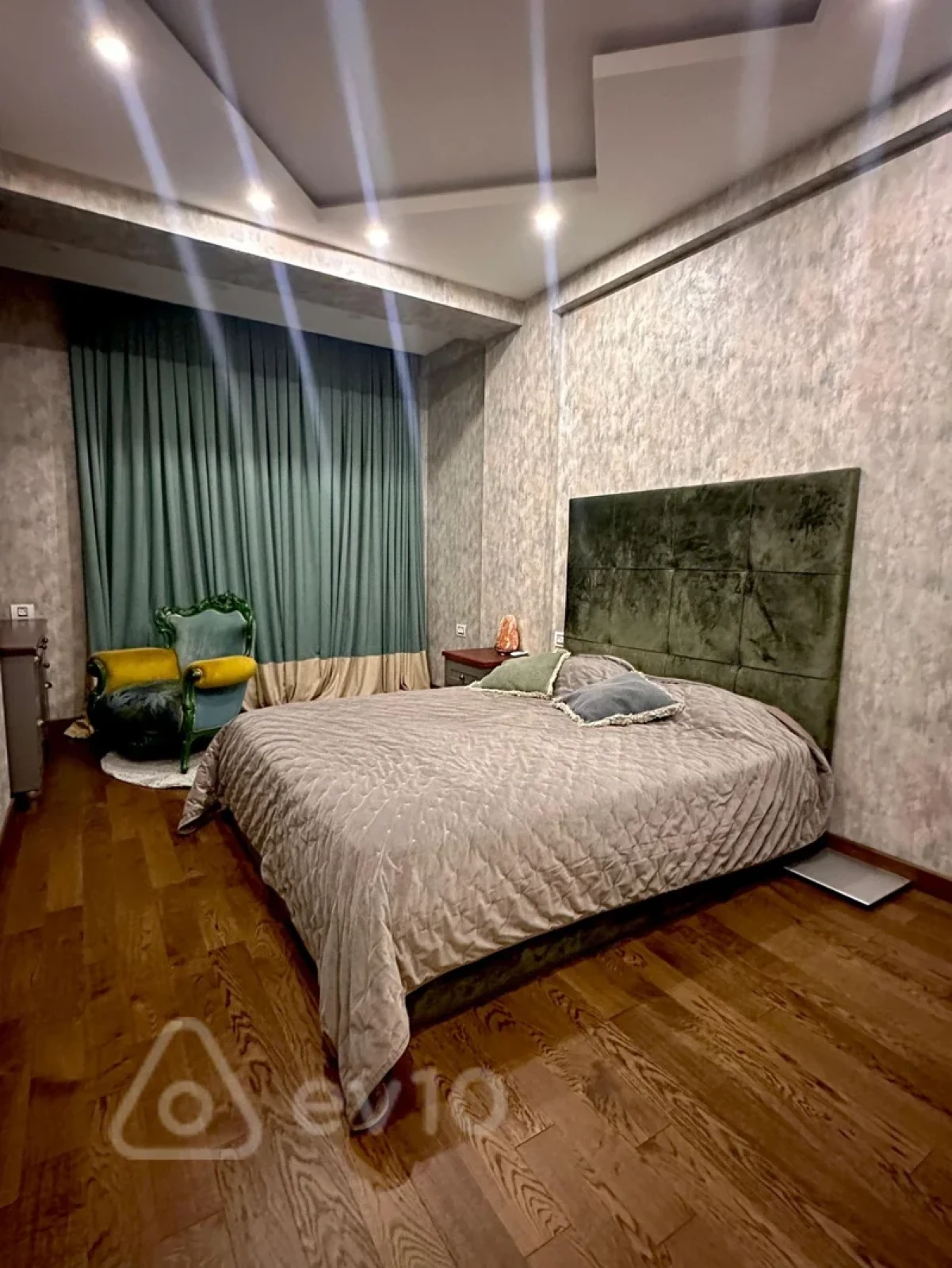 Kirayə verilir 4 otaqlı yeni tikili 145 m²