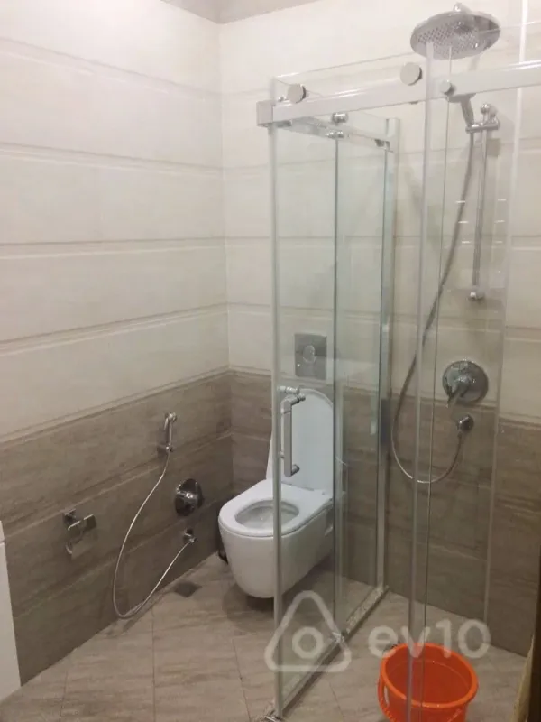 Kirayə verilir 4 otaqlı yeni tikili 180 m²