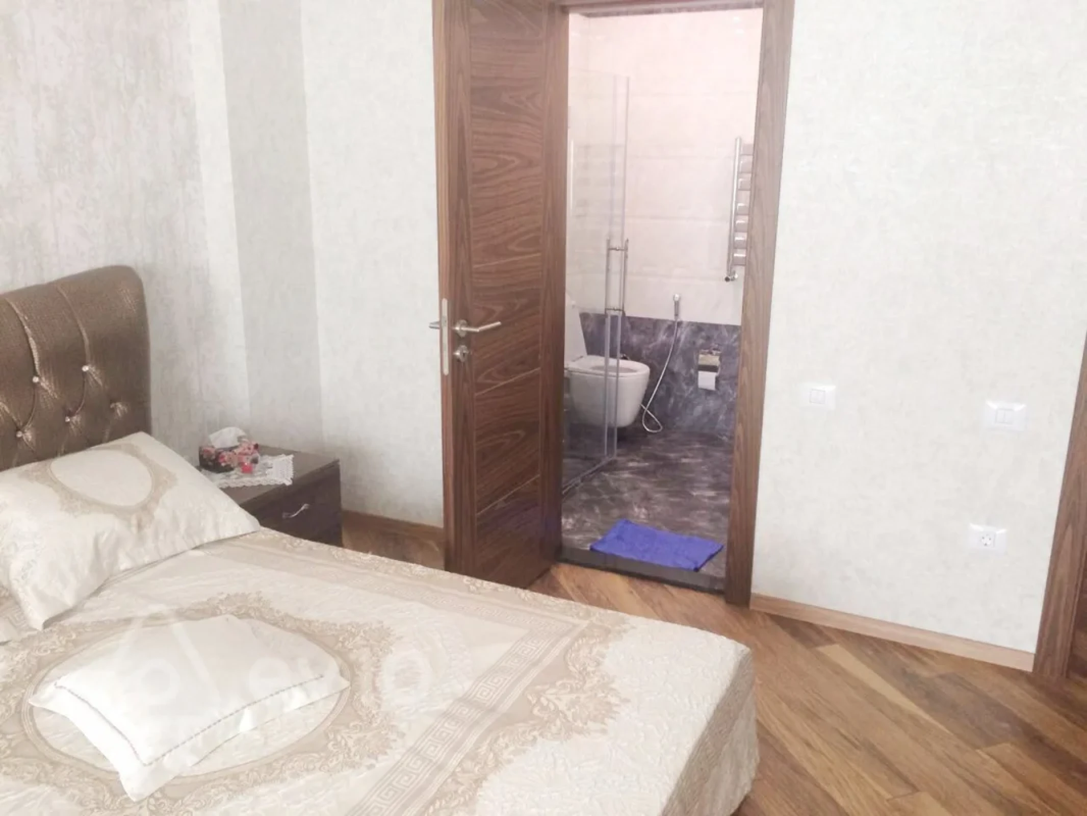 Kirayə verilir 4 otaqlı yeni tikili 180 m²