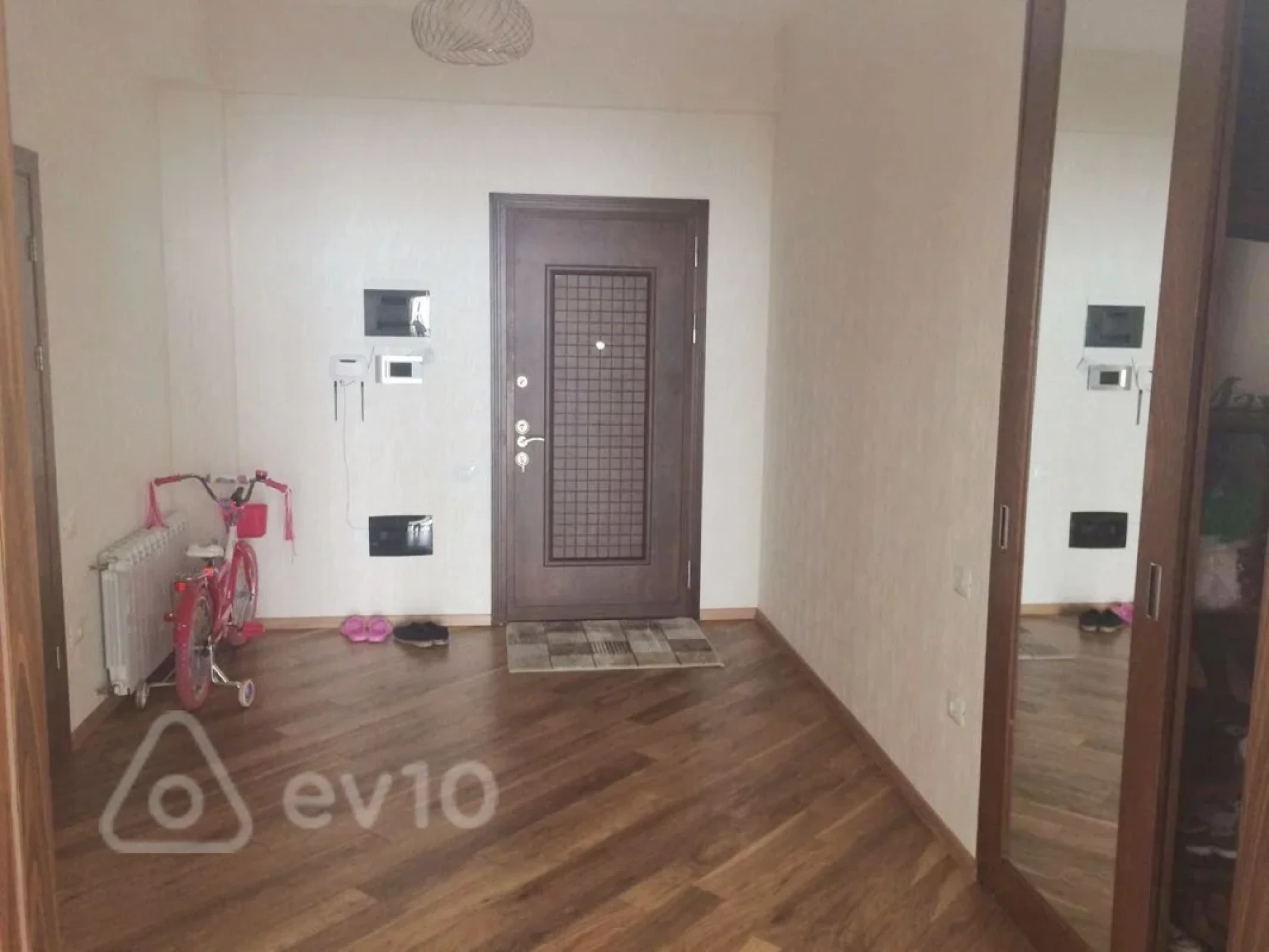 Kirayə verilir 4 otaqlı yeni tikili 180 m²