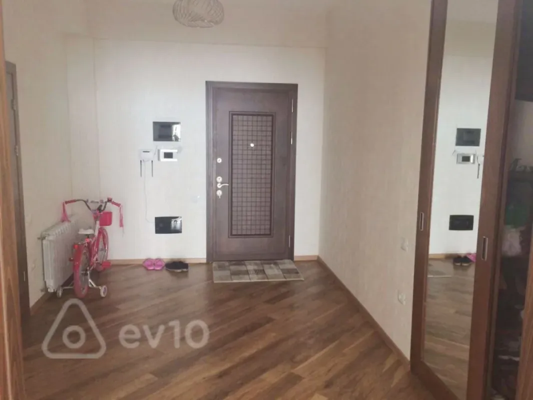 Kirayə verilir 4 otaqlı yeni tikili 180 m²