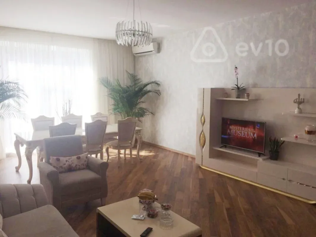 Kirayə verilir 4 otaqlı yeni tikili 180 m²