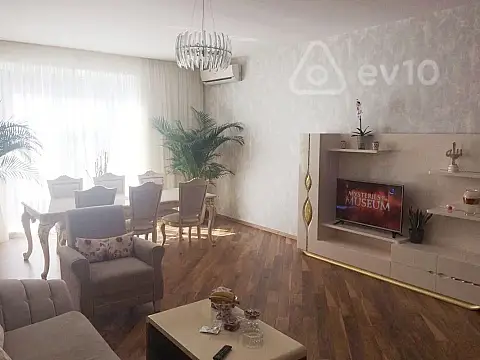 Kirayə verilir 4 otaqlı yeni tikili 180 m²
