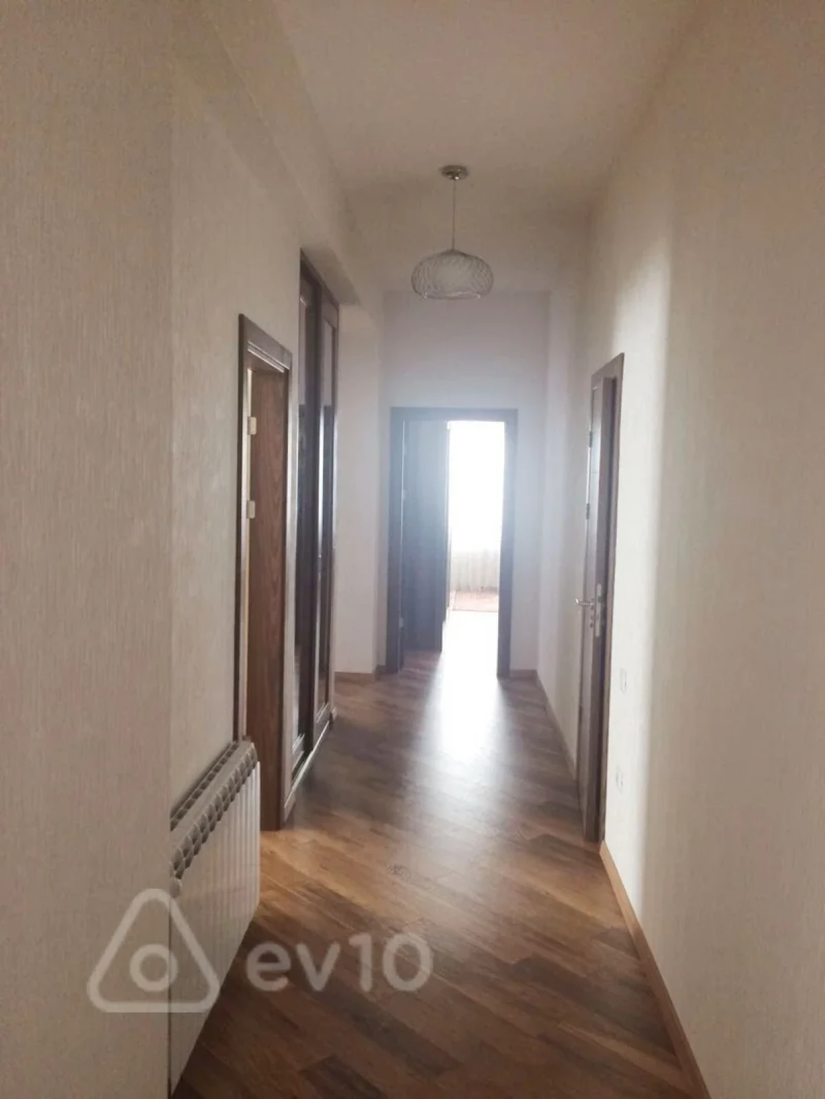 Kirayə verilir 4 otaqlı yeni tikili 180 m²