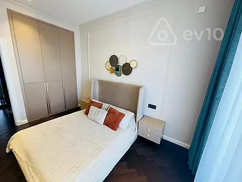 Kirayə verilir 2 otaqlı yeni tikili 96 m²