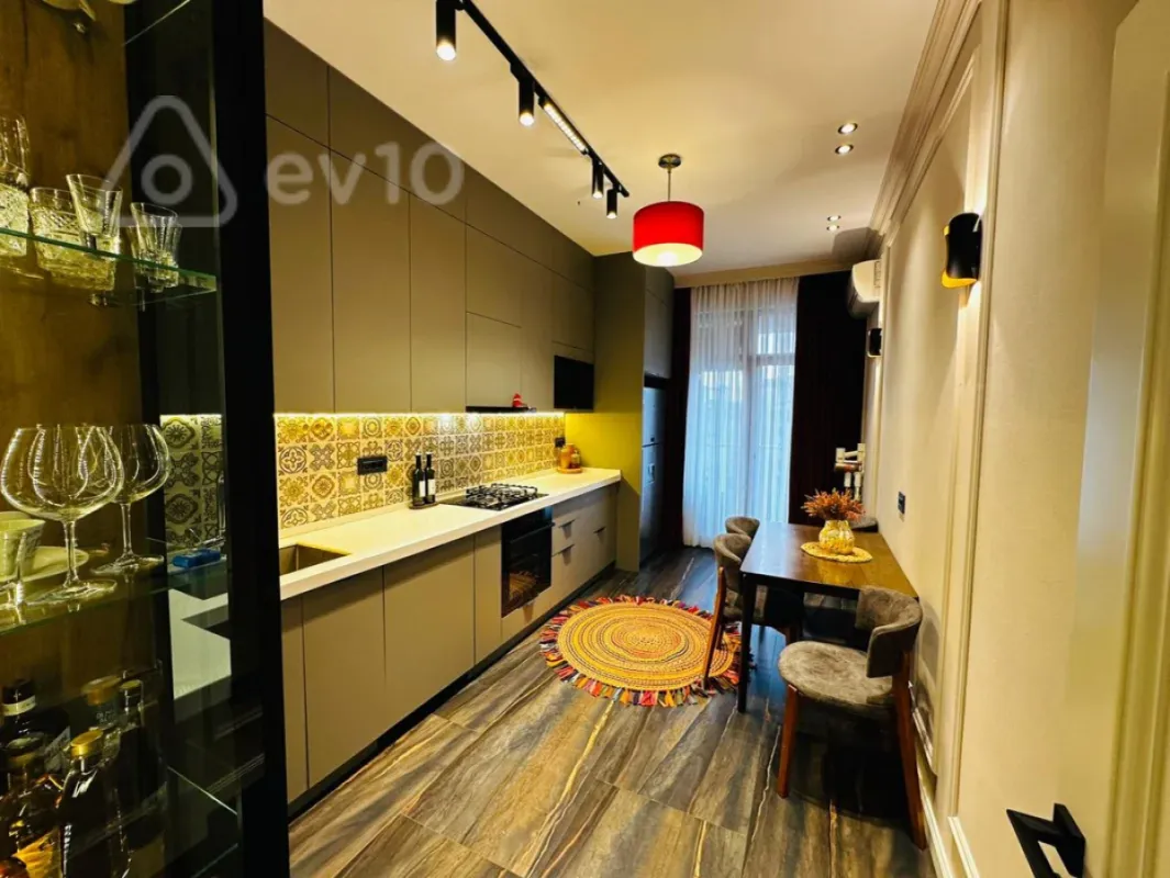 Kirayə verilir 2 otaqlı yeni tikili 96 m²