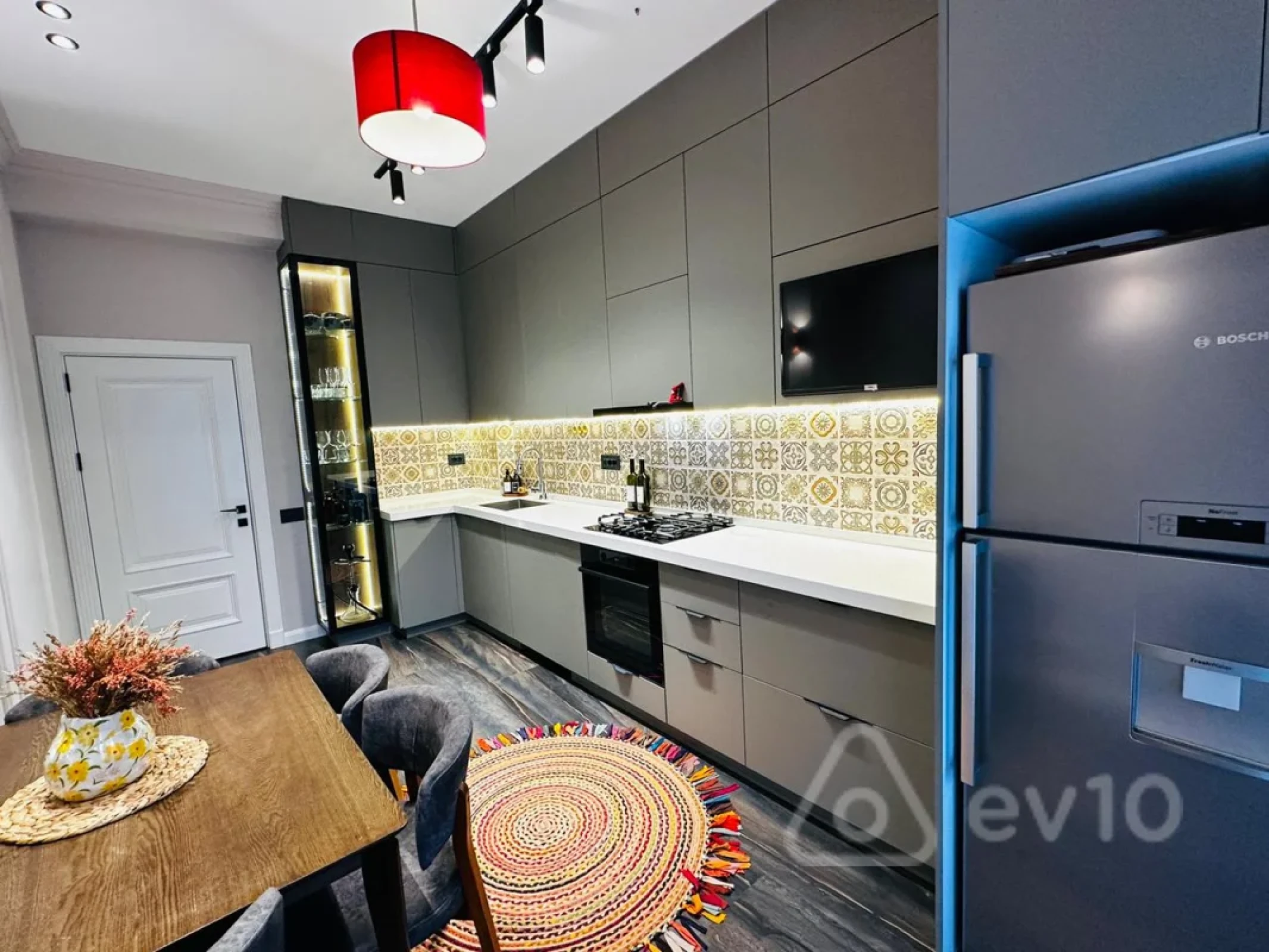 Kirayə verilir 2 otaqlı yeni tikili 96 m²
