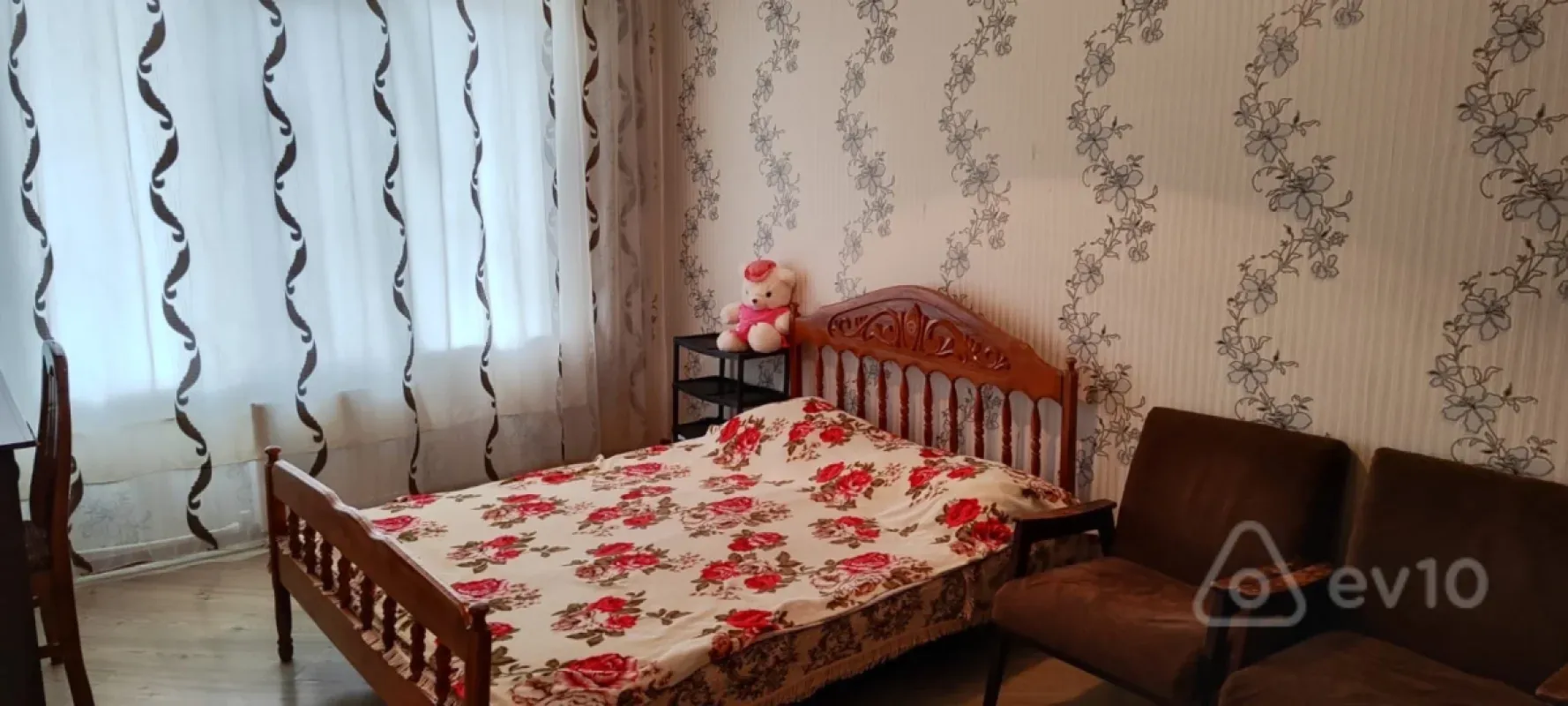 Kirayə verilir 4 otaqlı köhnə tikili 120 m²