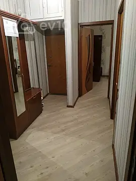 Kirayə verilir 4 otaqlı köhnə tikili 120 m²