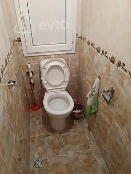 Kirayə verilir 4 otaqlı köhnə tikili 120 m²