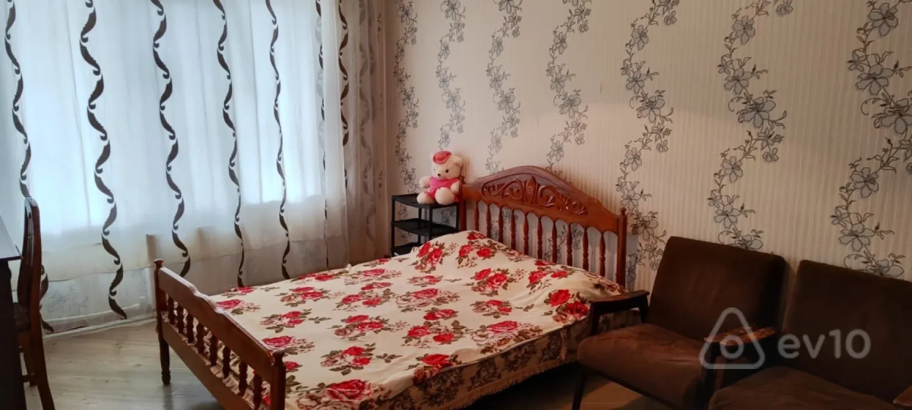 Kirayə verilir 4 otaqlı köhnə tikili 120 m²