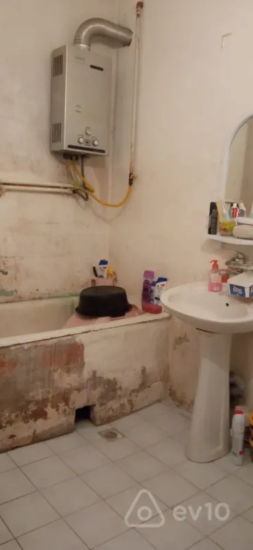 Kirayə verilir 3 otaqlı köhnə tikili 70 m²