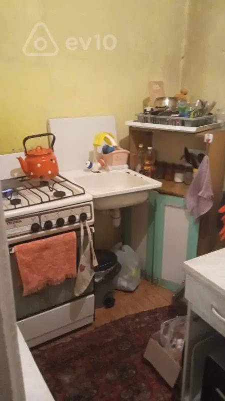 Kirayə verilir 3 otaqlı köhnə tikili 70 m²