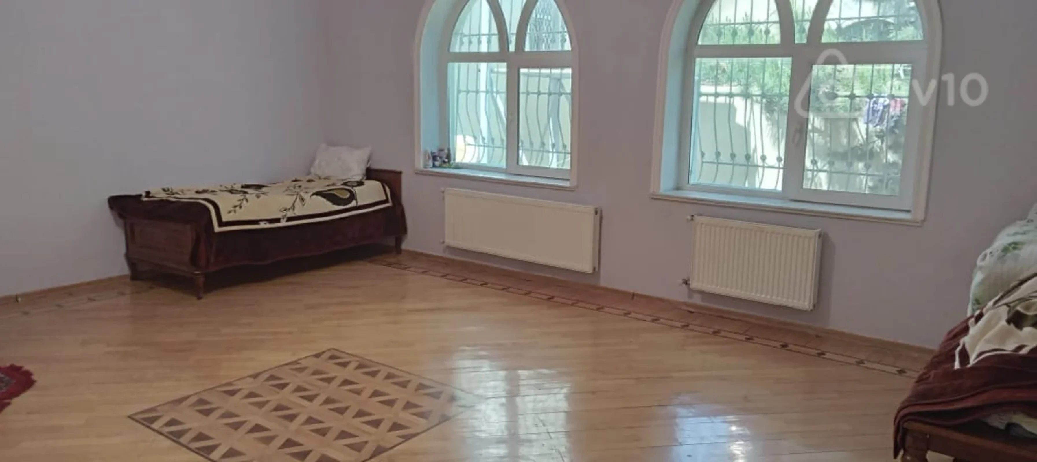 Satılır 10 otaqlı həyət evi 750 m²