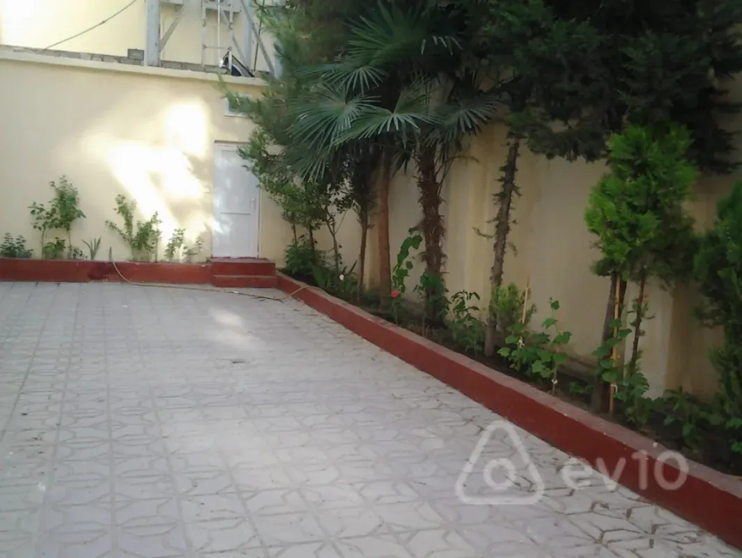 Kirayə verilir 10 otaqlı ofis 750 m²