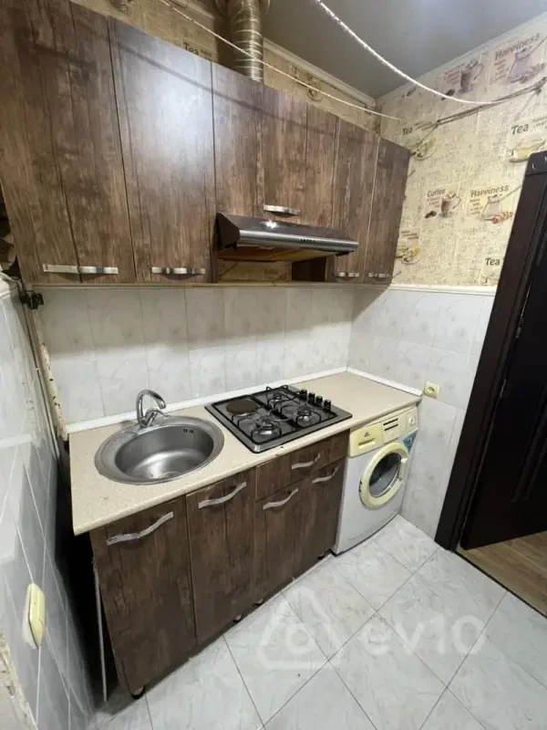 Kirayə verilir 1 otaqlı köhnə tikili 50 m²