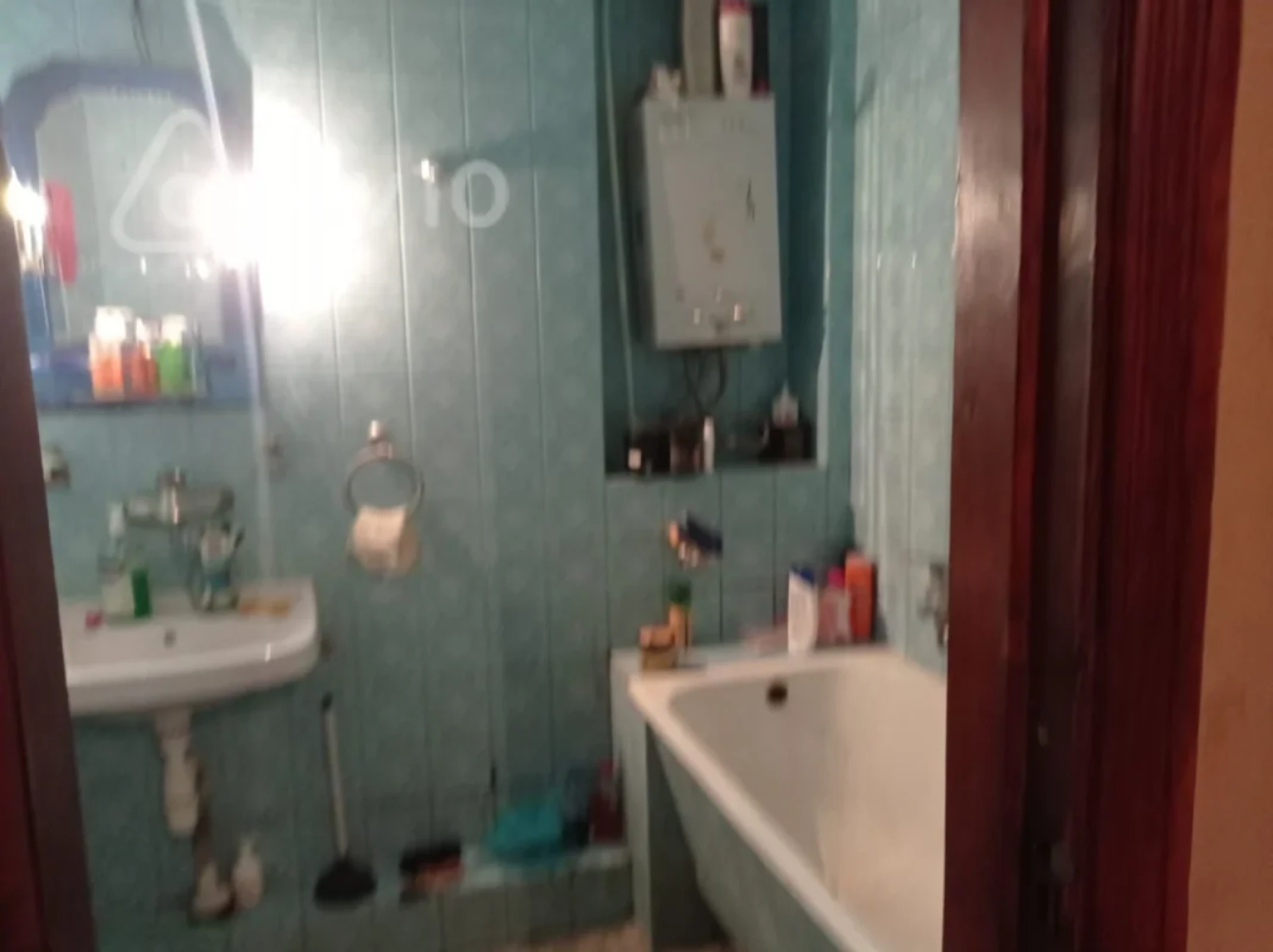 Kirayə verilir 2 otaqlı köhnə tikili 100 m²