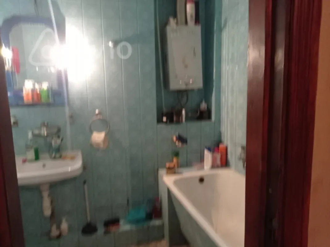 Kirayə verilir 2 otaqlı köhnə tikili 100 m²