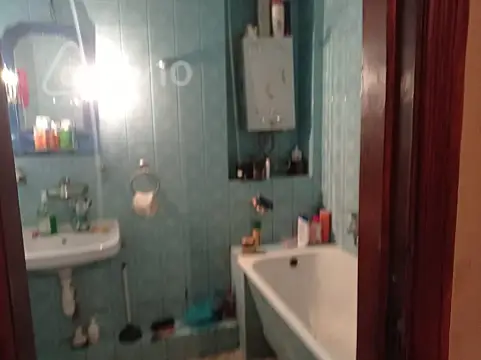 Kirayə verilir 2 otaqlı köhnə tikili 100 m²