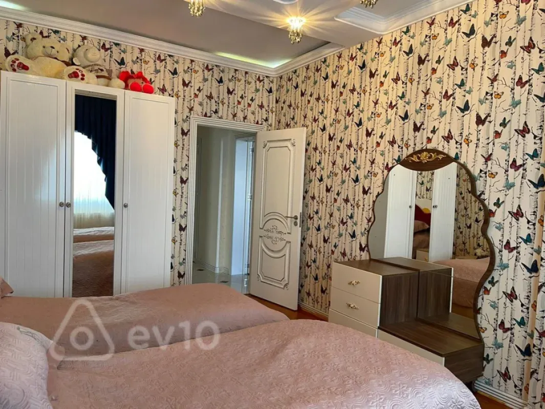 Satılır 4 otaqlı yeni tikili 142 m²