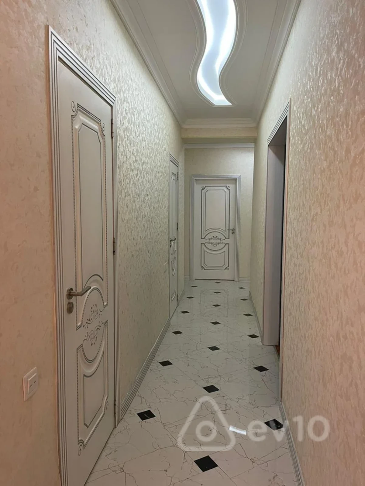 Satılır 4 otaqlı yeni tikili 142 m²