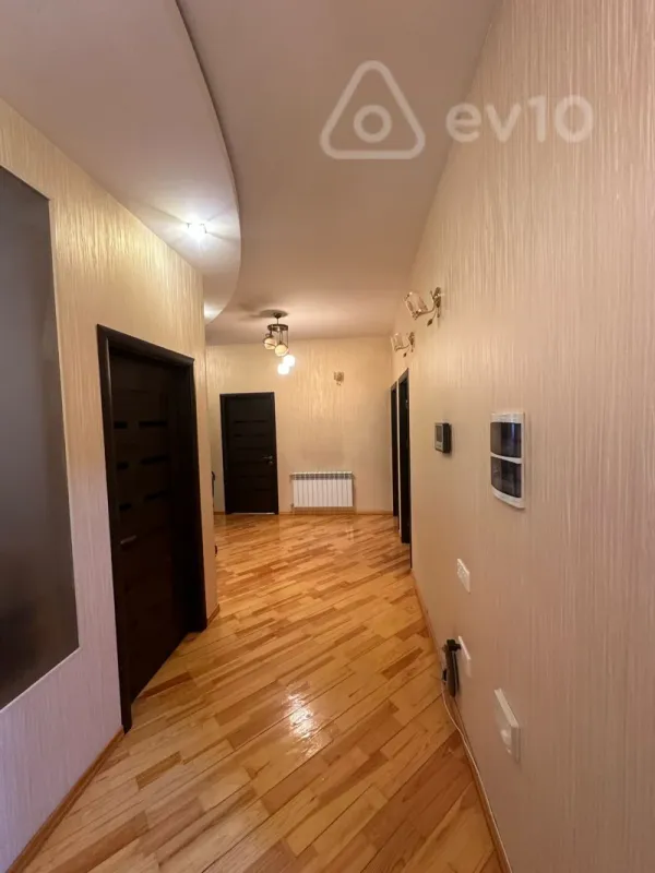 Satılır 4 otaqlı yeni tikili 150 m²