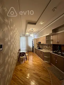 Satılır 4 otaqlı yeni tikili 150 m²