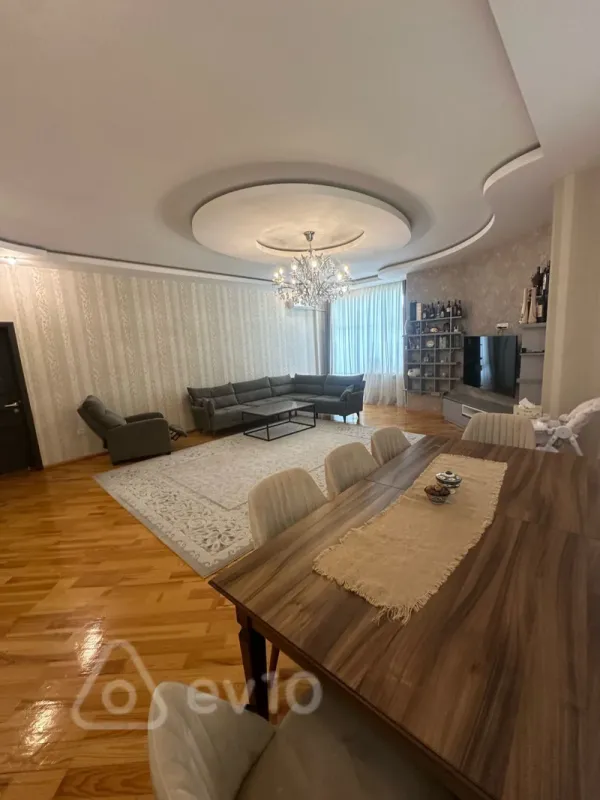 Satılır 4 otaqlı yeni tikili 150 m²