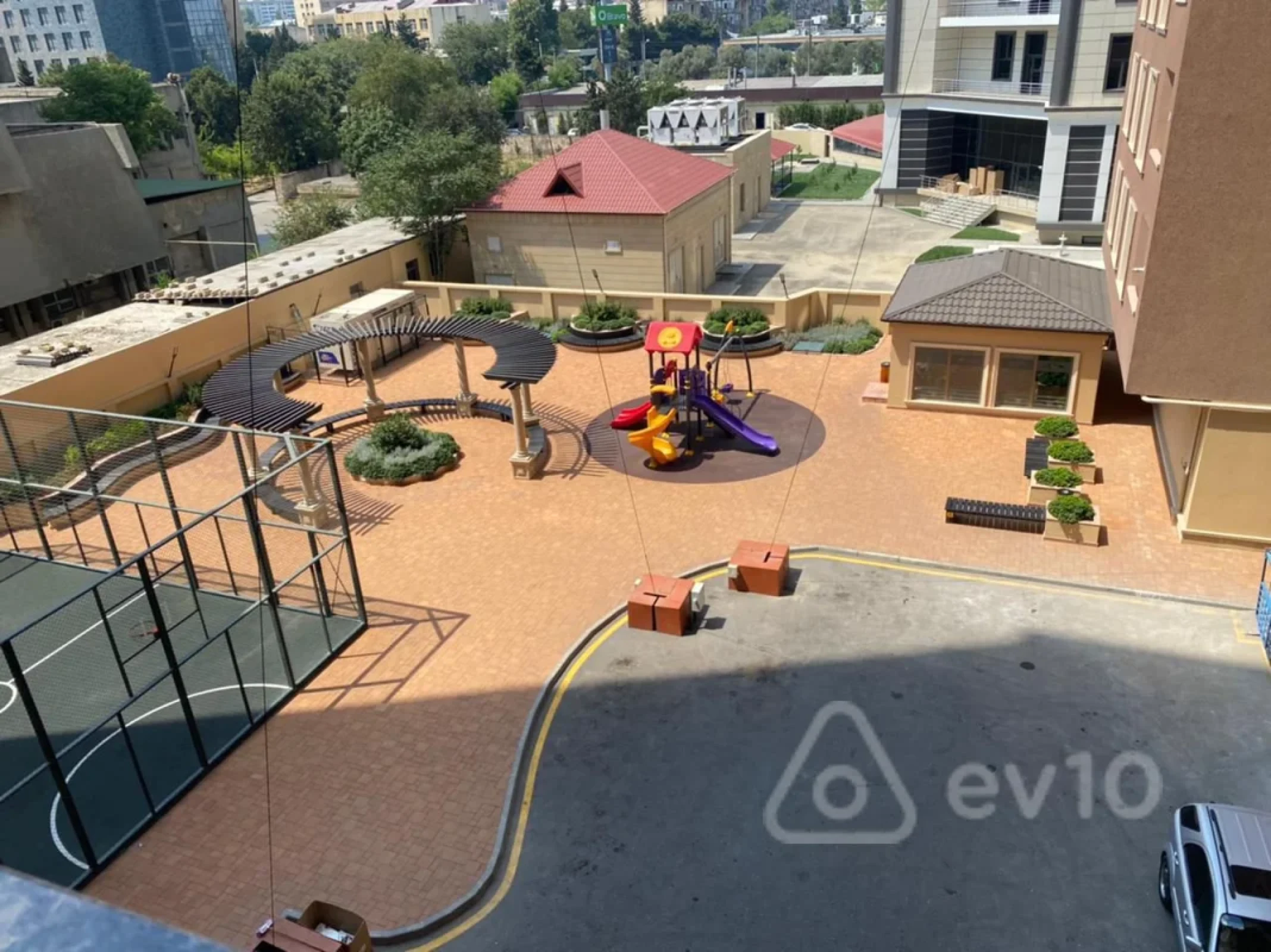 Satılır 4 otaqlı yeni tikili 200 m²