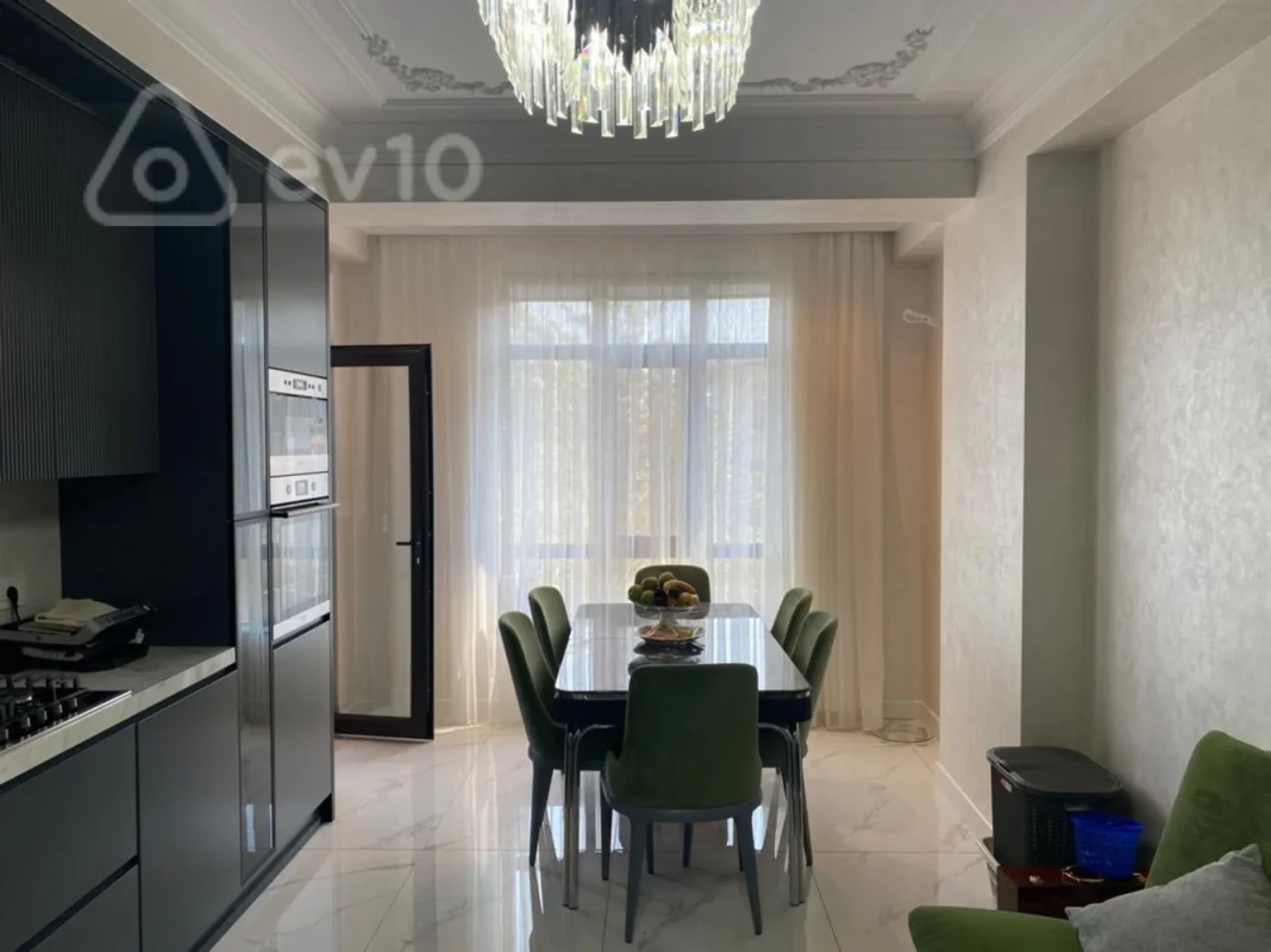 Satılır 4 otaqlı yeni tikili 200 m²