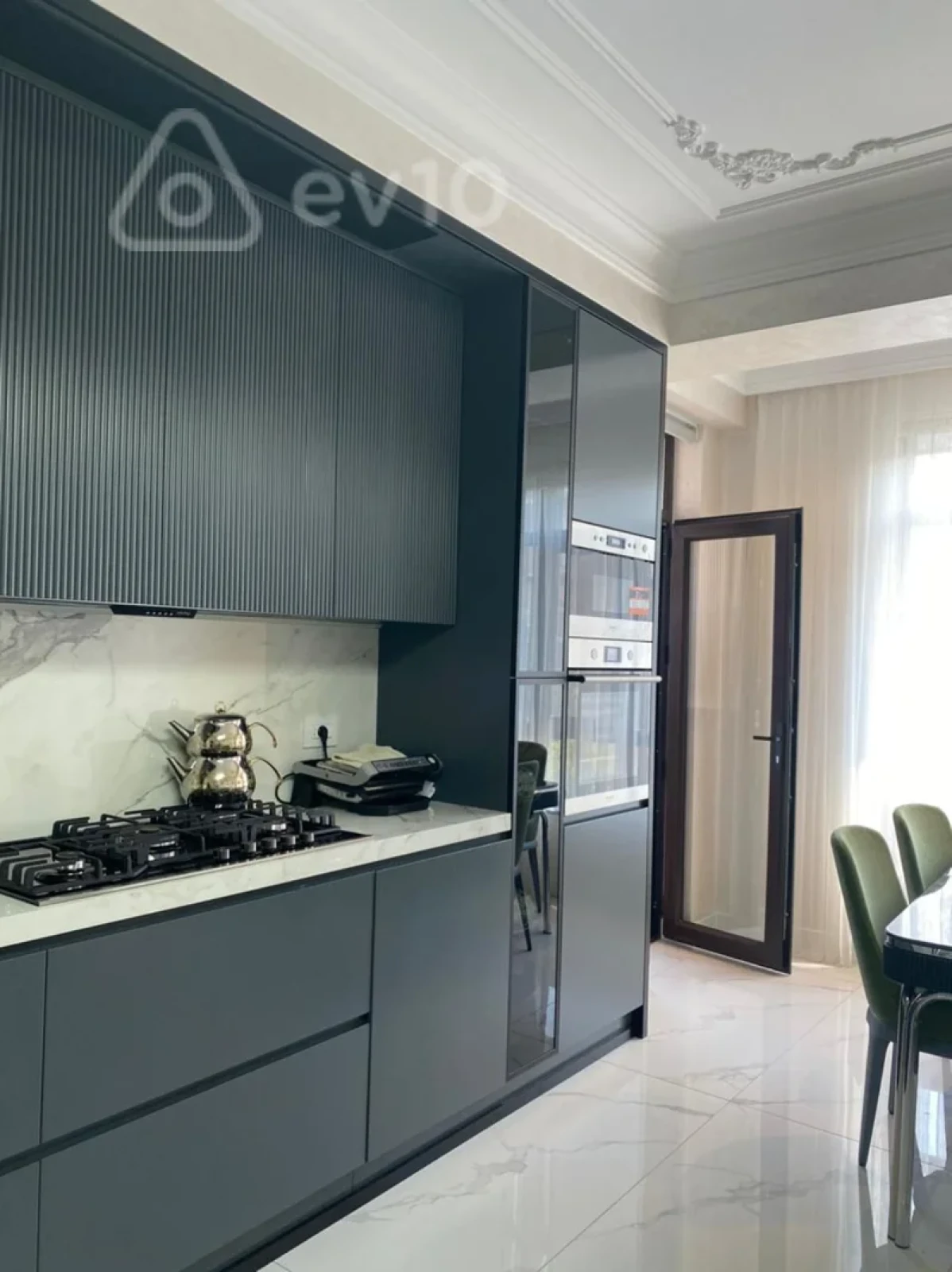 Satılır 4 otaqlı yeni tikili 200 m²