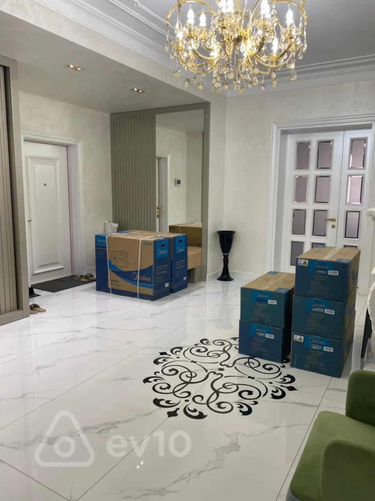 Satılır 4 otaqlı yeni tikili 200 m²