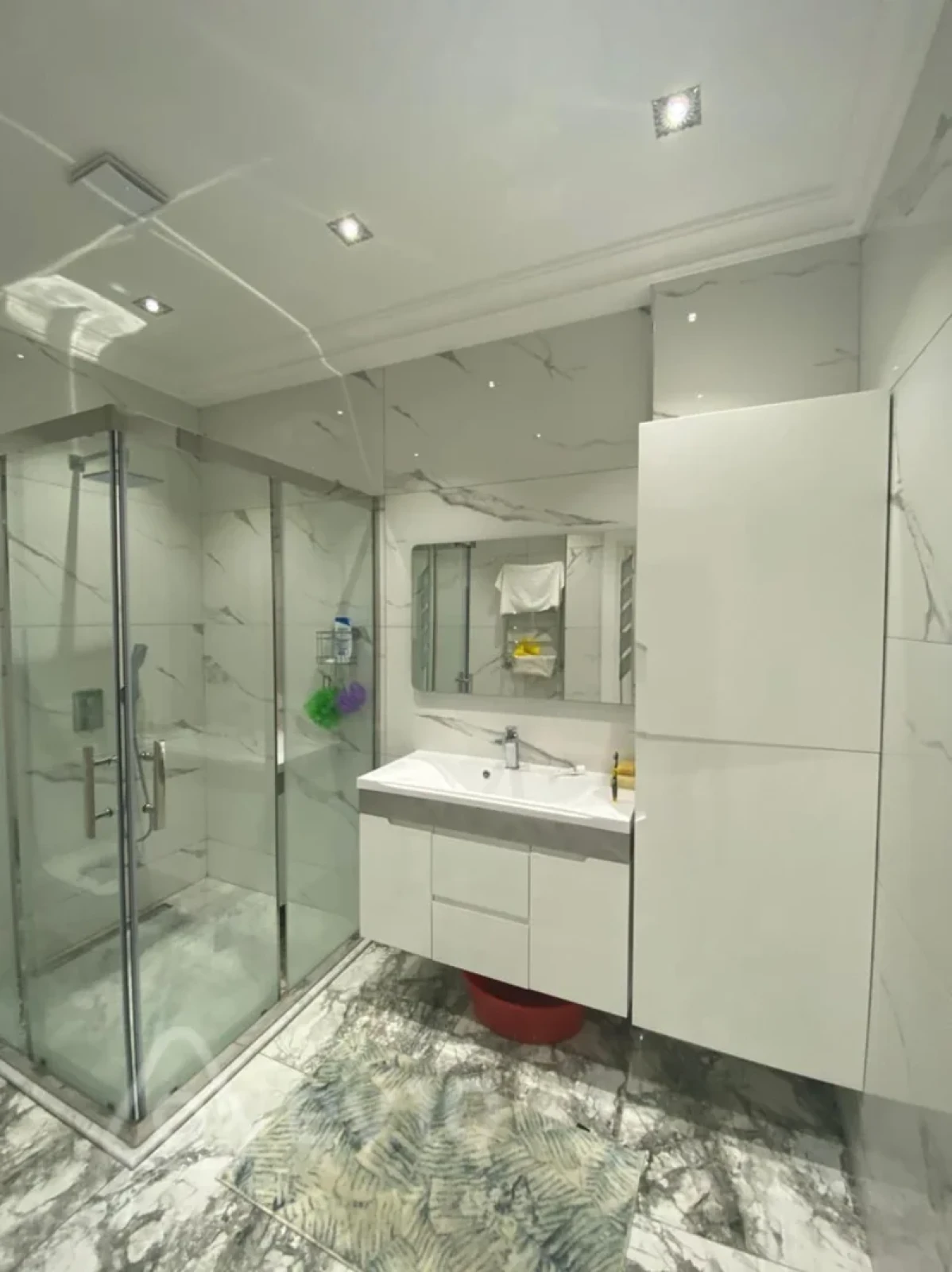 Satılır 4 otaqlı yeni tikili 200 m²