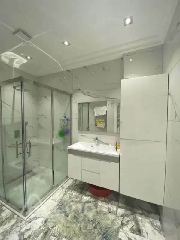 Satılır 4 otaqlı yeni tikili 200 m²