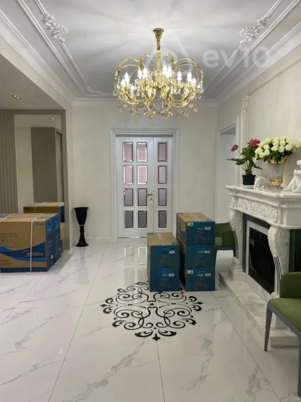 Satılır 4 otaqlı yeni tikili 200 m²