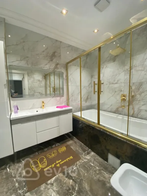 Satılır 4 otaqlı yeni tikili 200 m²