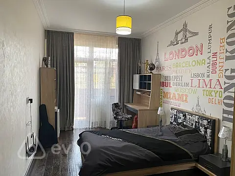 Satılır 4 otaqlı yeni tikili 200 m²