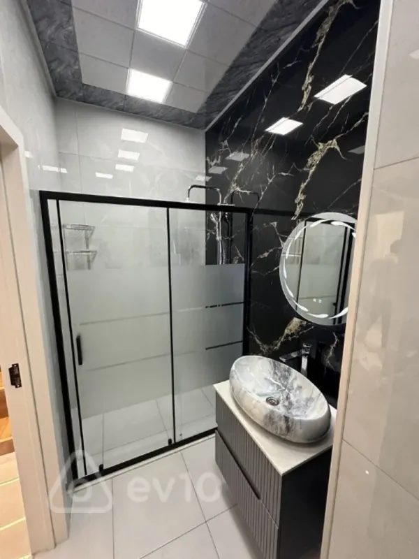 Kirayə verilir 2 otaqlı yeni tikili 60 m²