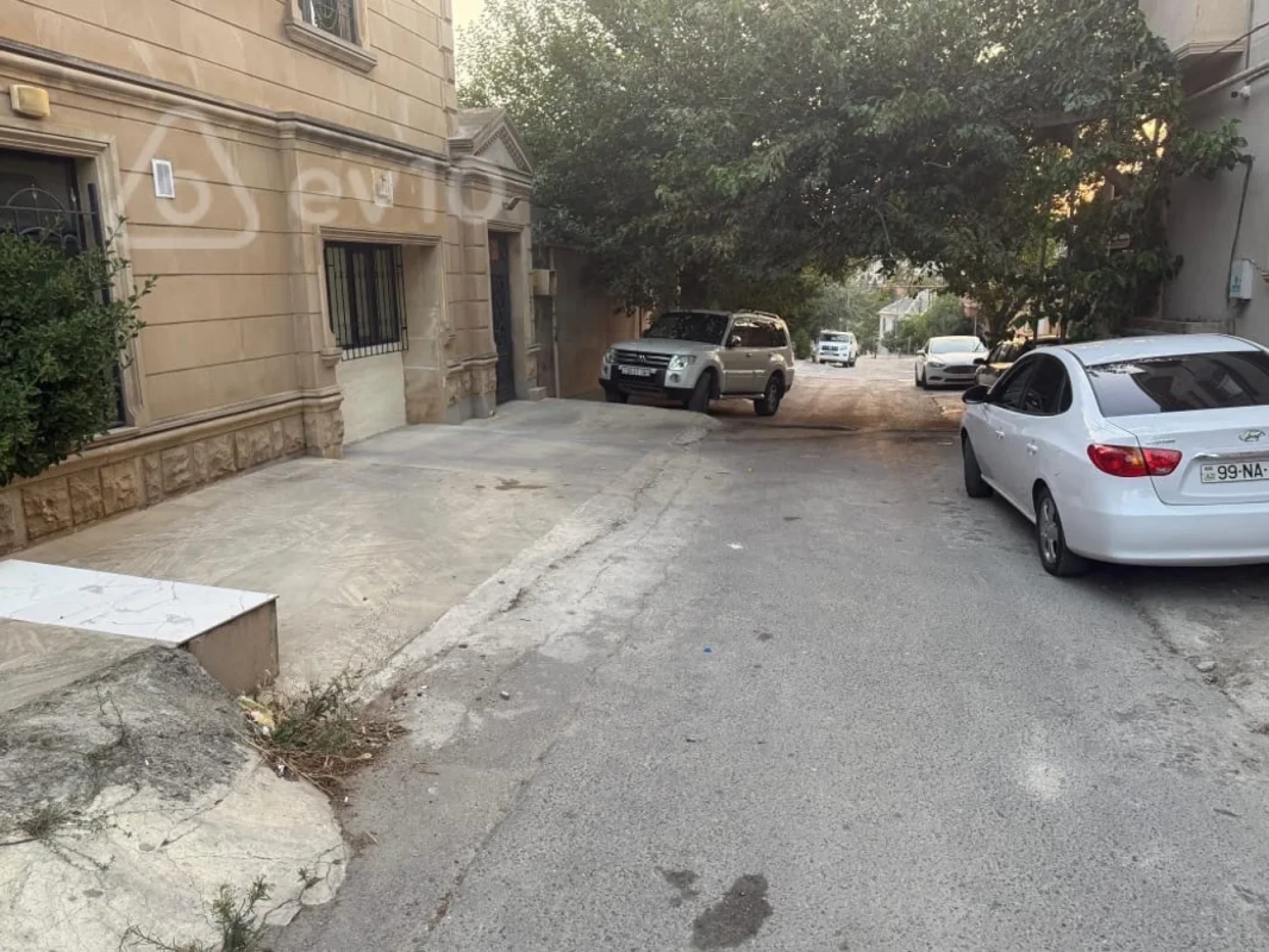 Kirayə verilir 3 otaqlı köhnə tikili 85 m²